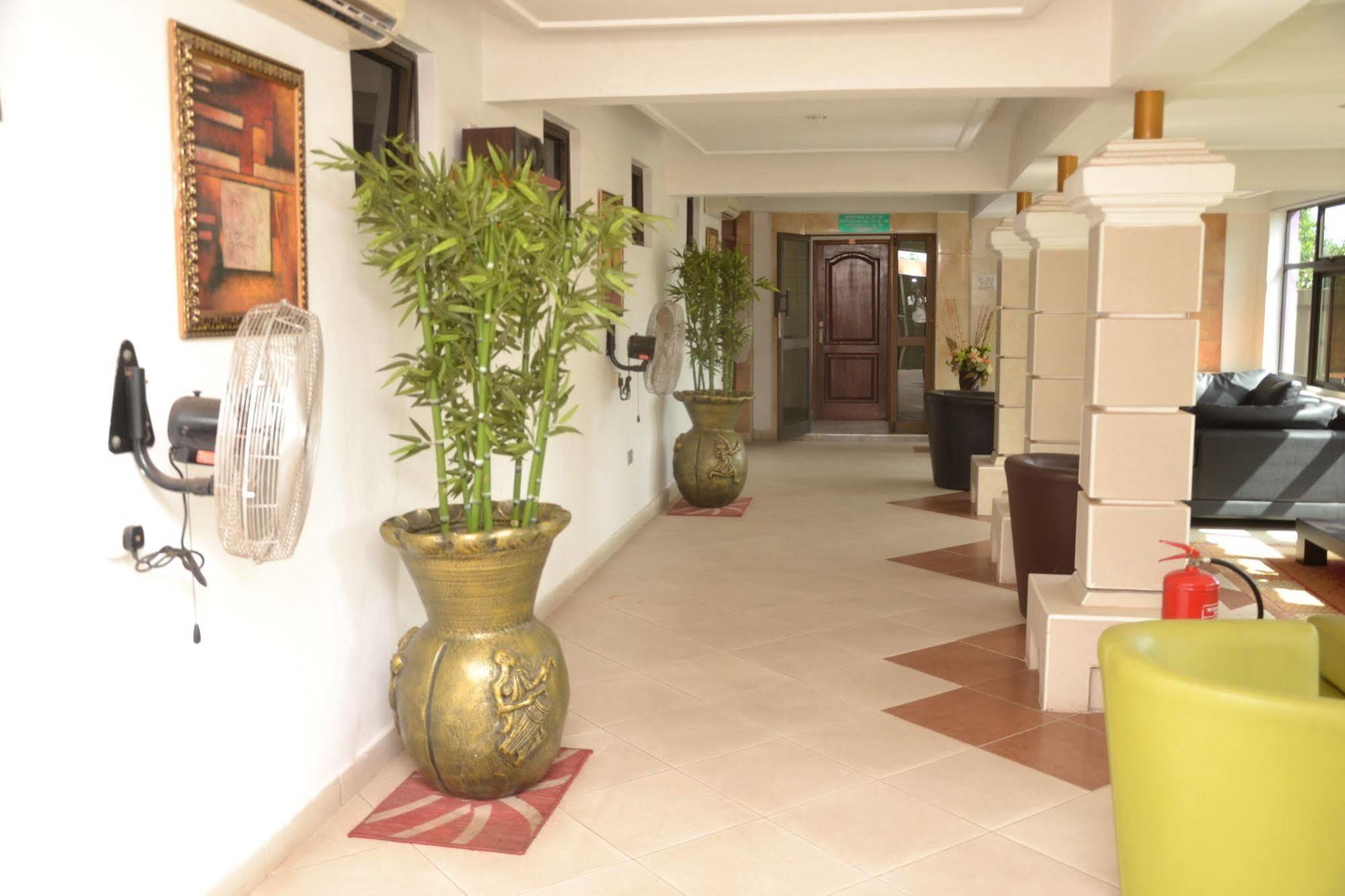Kaysens Grande Hotel Тема Екстериор снимка